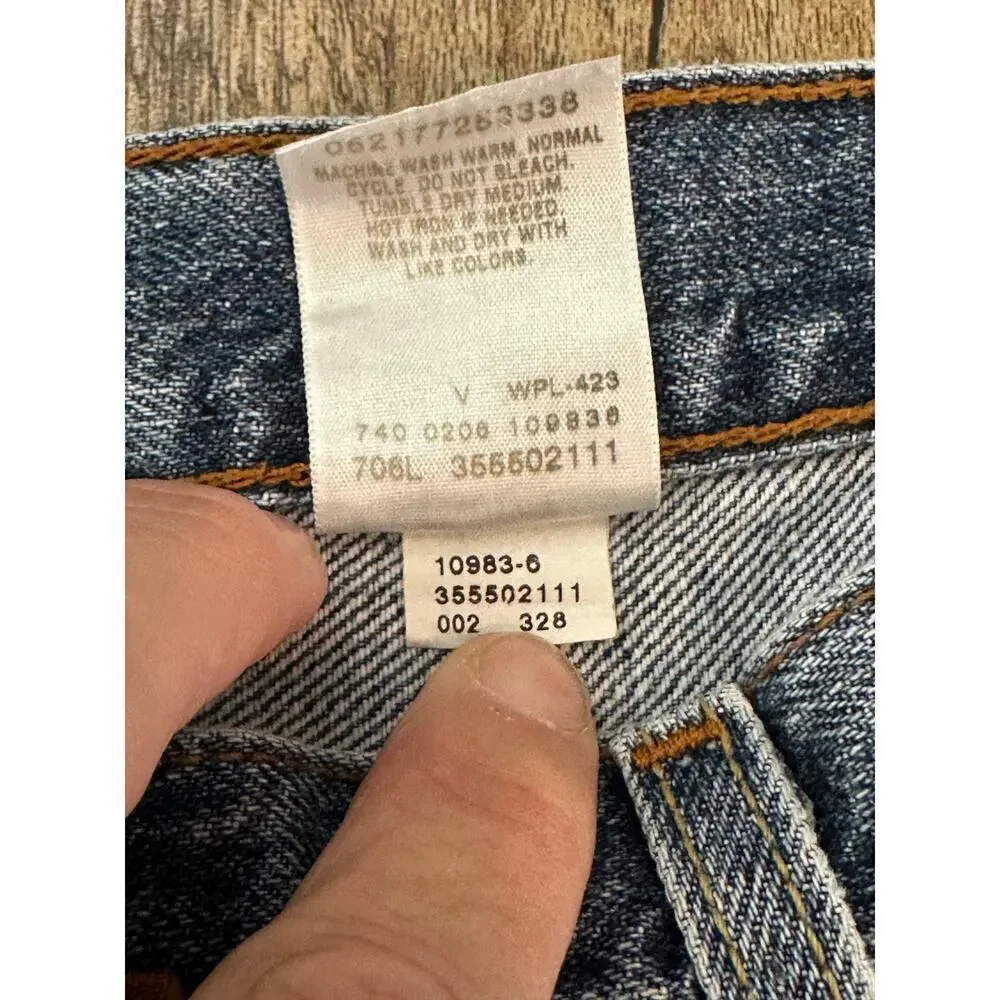 Vintage Levi's 550 Men’s Denim Relaxed Baggy Jean Shorts Size 38 Jorts 200s y2k